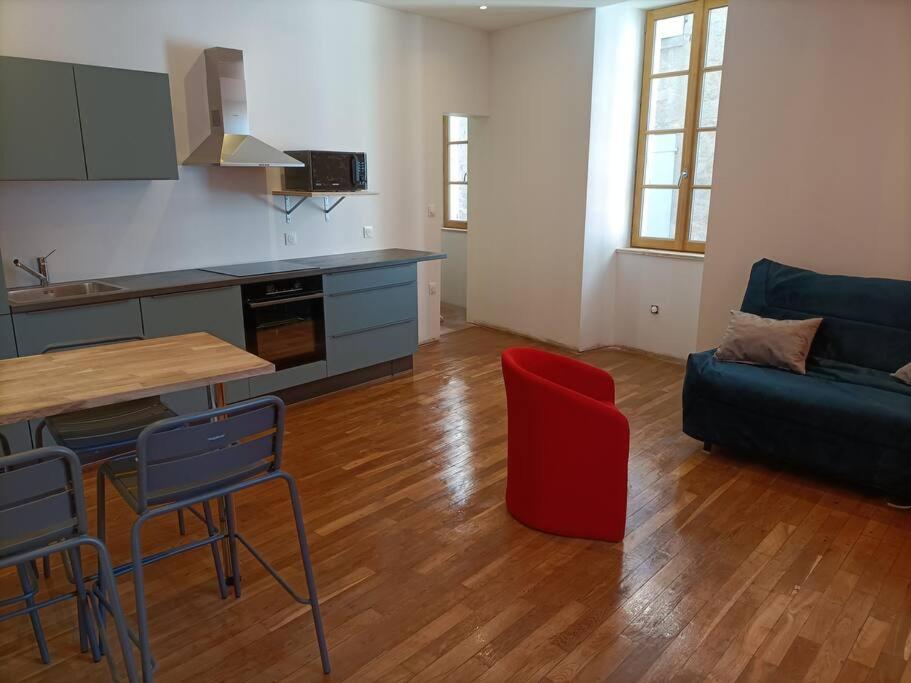 Appartement 1Er Etage Largentière Exteriér fotografie